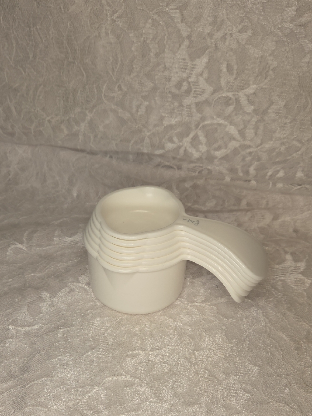 Tupperware: 6 Pc Measuring Cups